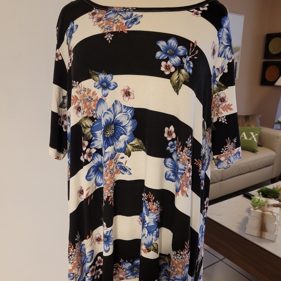 Tunic - Picture 1 of 4